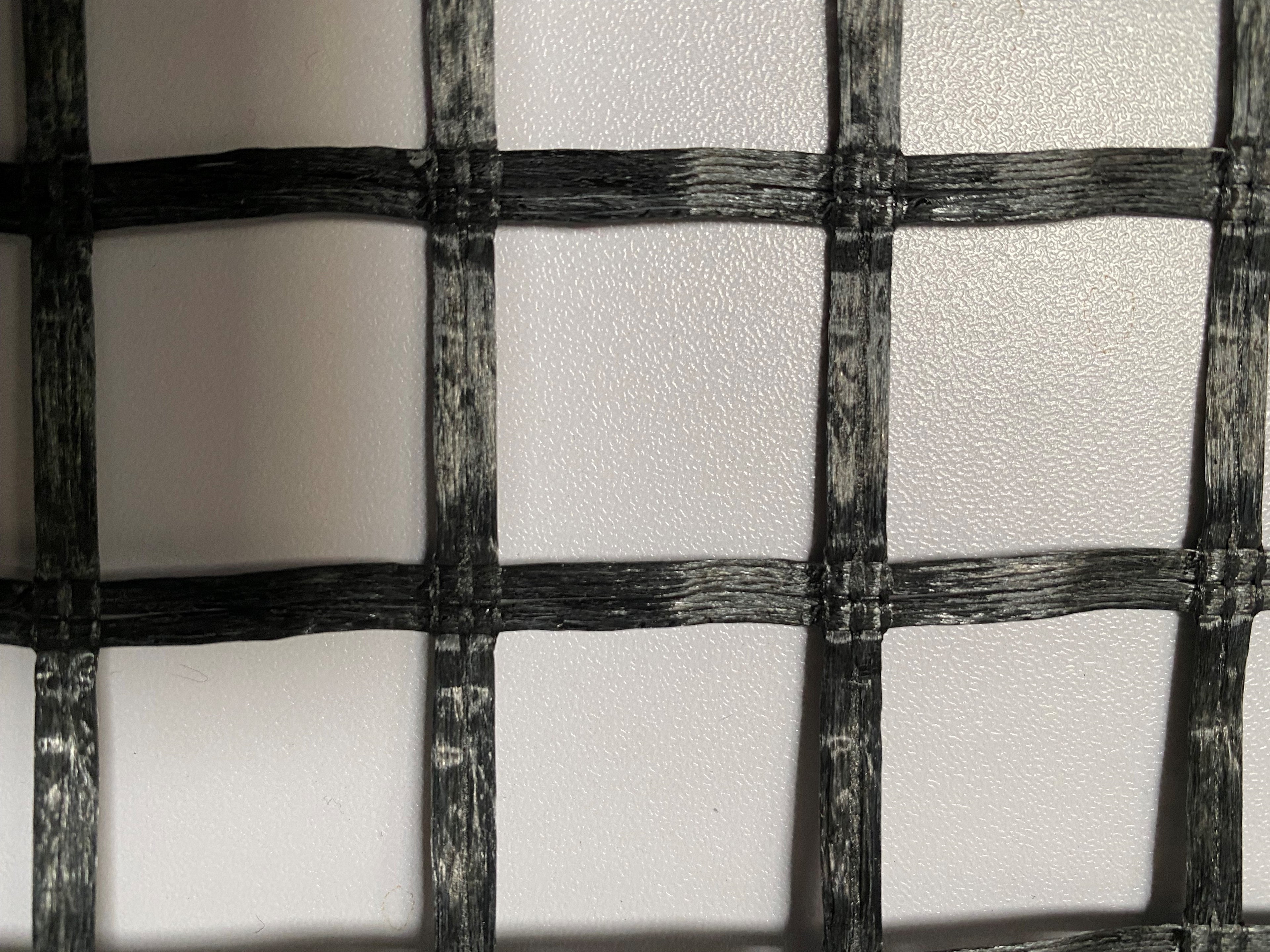 Géogrille polyester 40/40 kN/m 25x25 mm rouleau 1,9x50 m (95 m²)