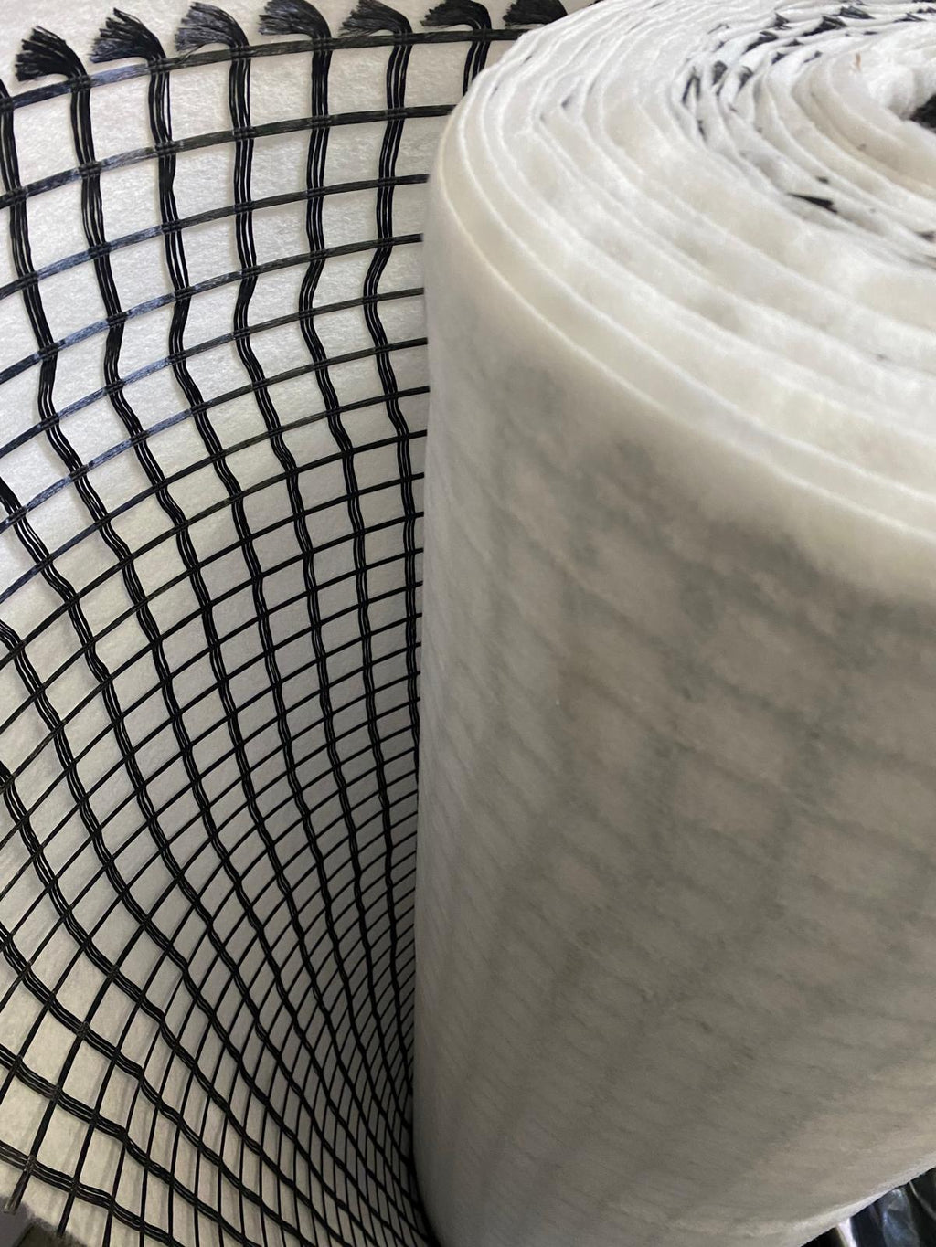 Géocomposite PETGGPM 50/50 25x25 & PP-150 CRG3, 1,95x50 (97,5 m²)